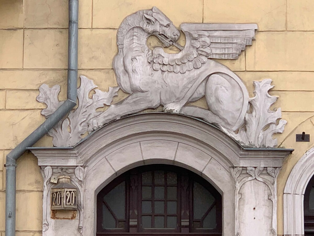 Czy kamienice śnią o średniowieczu? Detal, mit i historia w secesyjnym Poznaniu