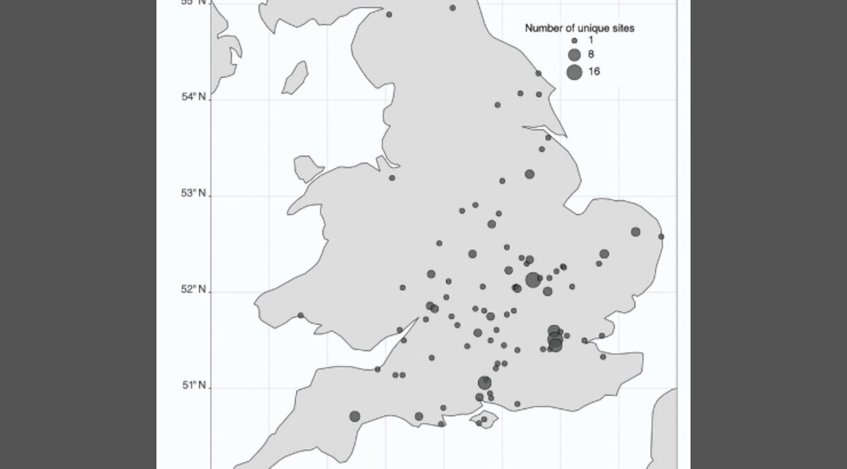Mapa stanowisk archeologicznych, z których pochodziły materiały uwzględnione w analizie. Źródło: C. Ameen i in., In search of the ‘great horse’: A zooarchaeological assessment of horses from England (AD 300–1650) <a href='https://onlinelibrary.wiley.com/doi/10.1002/oa.3038' rel='noopener'>International Journal of Osteoarchaeology, t. 31 (6), (2021), s.1249 </a>.