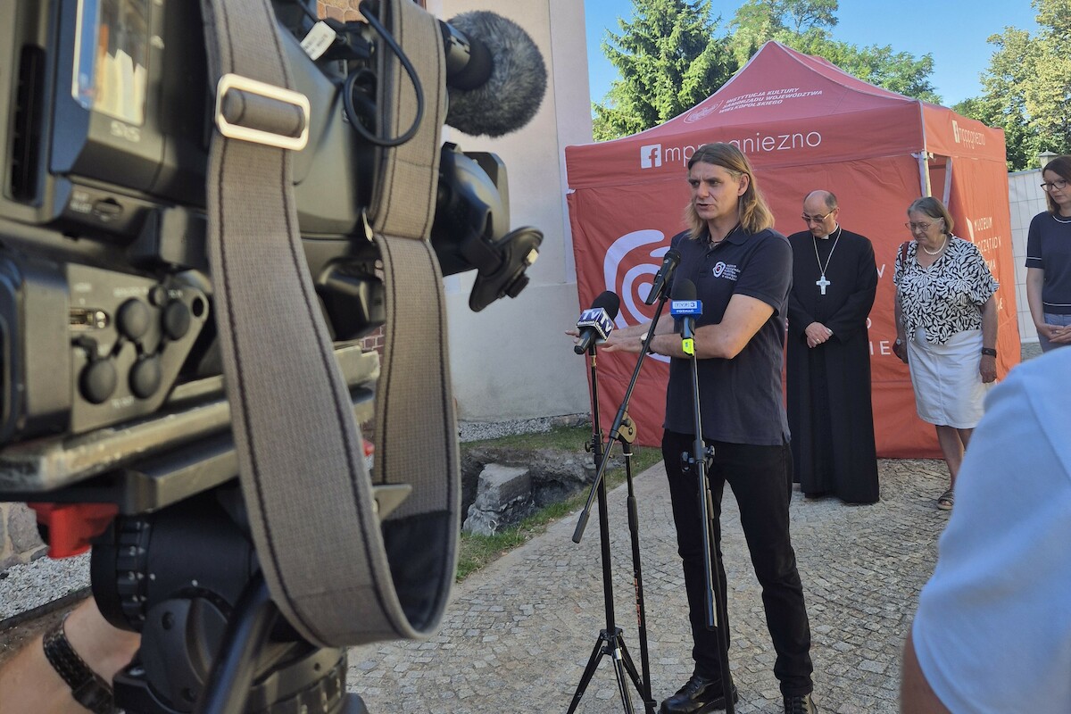 Konferencja prasowa!