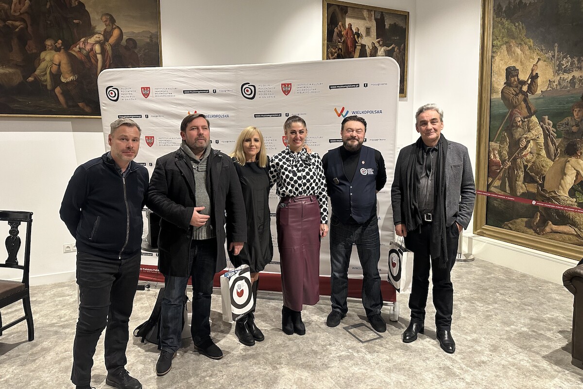 Literacko, dźwiękowo, historycznie